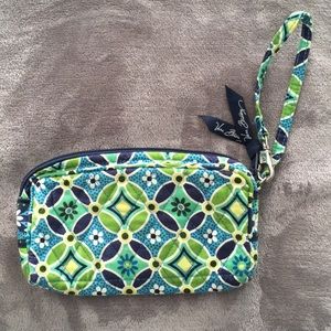 Vera Bradley daisy daisy wristlet